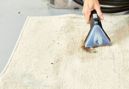 Élimination des taches sur tapis avec vapeur