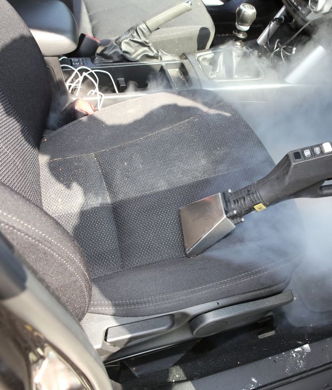 illustration d'un nettoyage professionnel sur siège de voiture